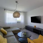 Stunning In With Wifi Apartment Zbandaj