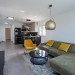 Stunning In With Wifi * Zbandaj