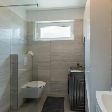 1 Bedroom Lovely In Žbandaj