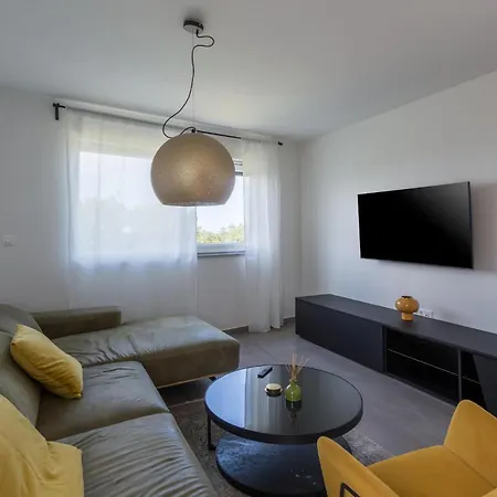 1 Bedroom Lovely In Apartman Žbandaj